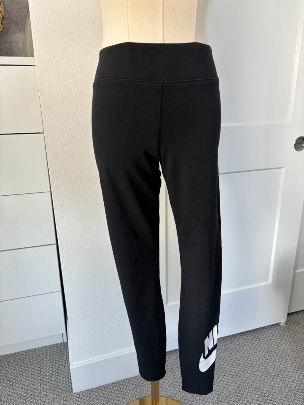 Nike Black Activewear Legging Pants Pull On Logo Print Outdoor Women's Small
